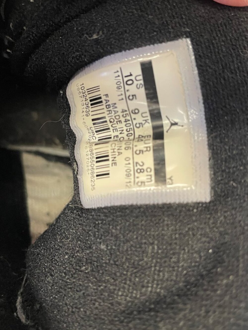 Nike 10.5 White Shoes - Picture 8 of 8
